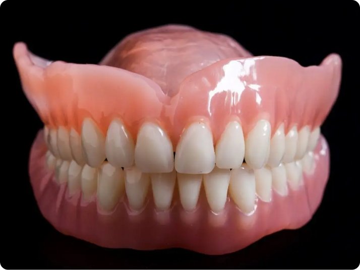 Natural-looking dentures in Mold